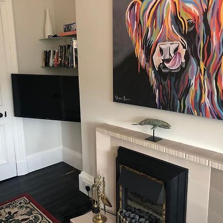 Beautiful Traditional Flat In The Center Of Largs. Bagian luar foto