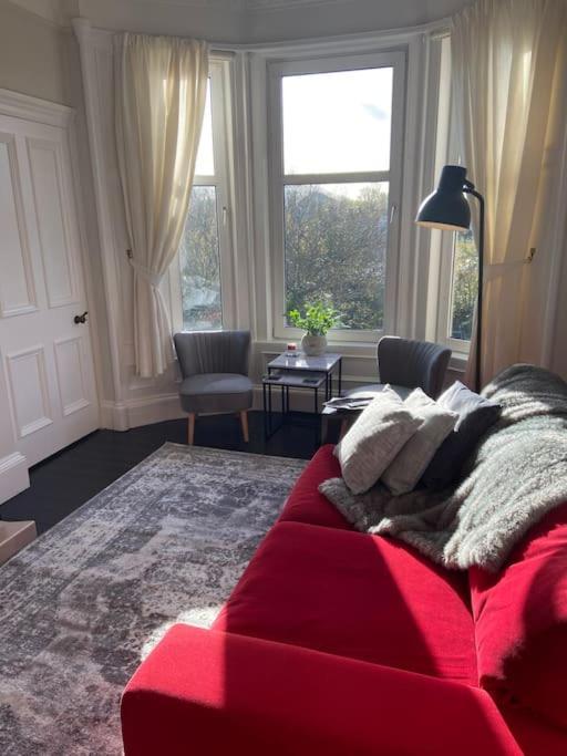 Beautiful Traditional Flat In The Center Of Largs. Bagian luar foto
