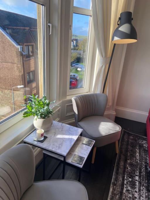 Beautiful Traditional Flat In The Center Of Largs. Bagian luar foto