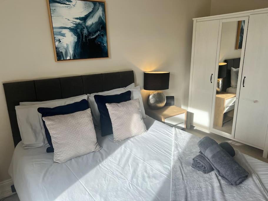 Beautiful Traditional Flat In The Center Of Largs. Bagian luar foto