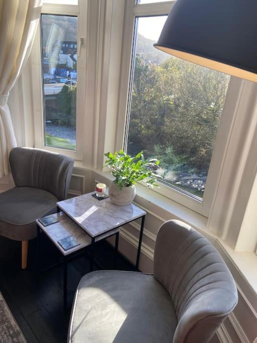 Beautiful Traditional Flat In The Center Of Largs. Bagian luar foto